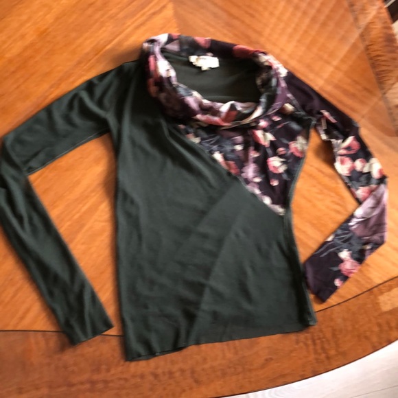 Top - Picture 1 of 6